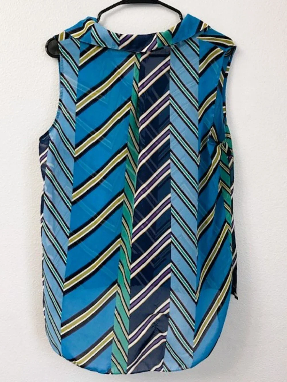 Cabi Teal Chevron Sleeveless V-Neck Top Size Large